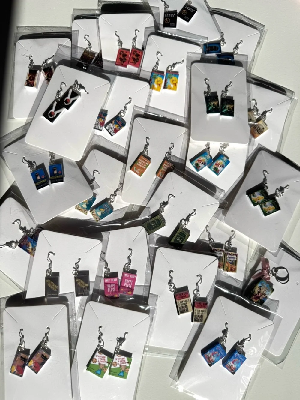 Emily Henry "Happy Place" Book Earrings in Pink - Picture 5 of 5
